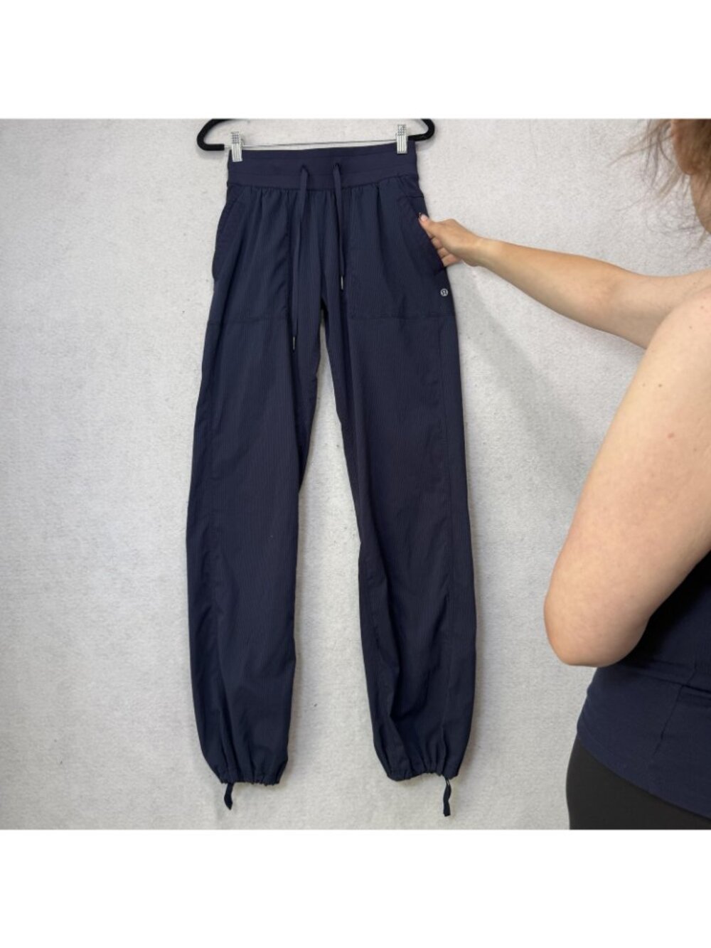 Lululemon Jogger Pants Womens M Blue Lightweight Tapered Pockets Yoga Athletic - Picture 4 of 10